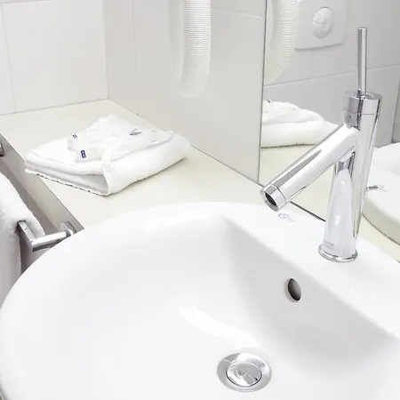 Kyriad Deauville - St Arnoult Hotel 3*